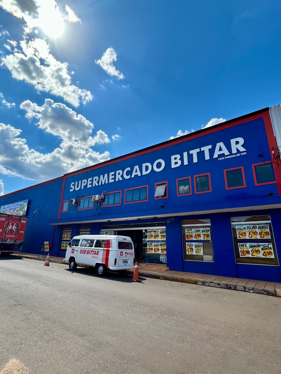Fachada do Supermercado Bittar